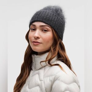 Nwt Fuzzy Cashmere Beanie black color